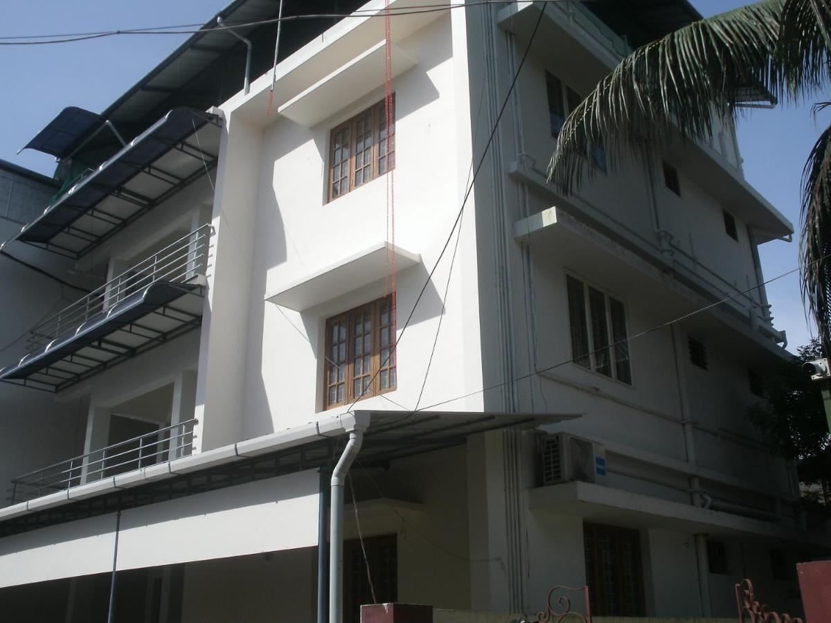 Jacaranda Holiday Home Kochi Екстериор снимка
